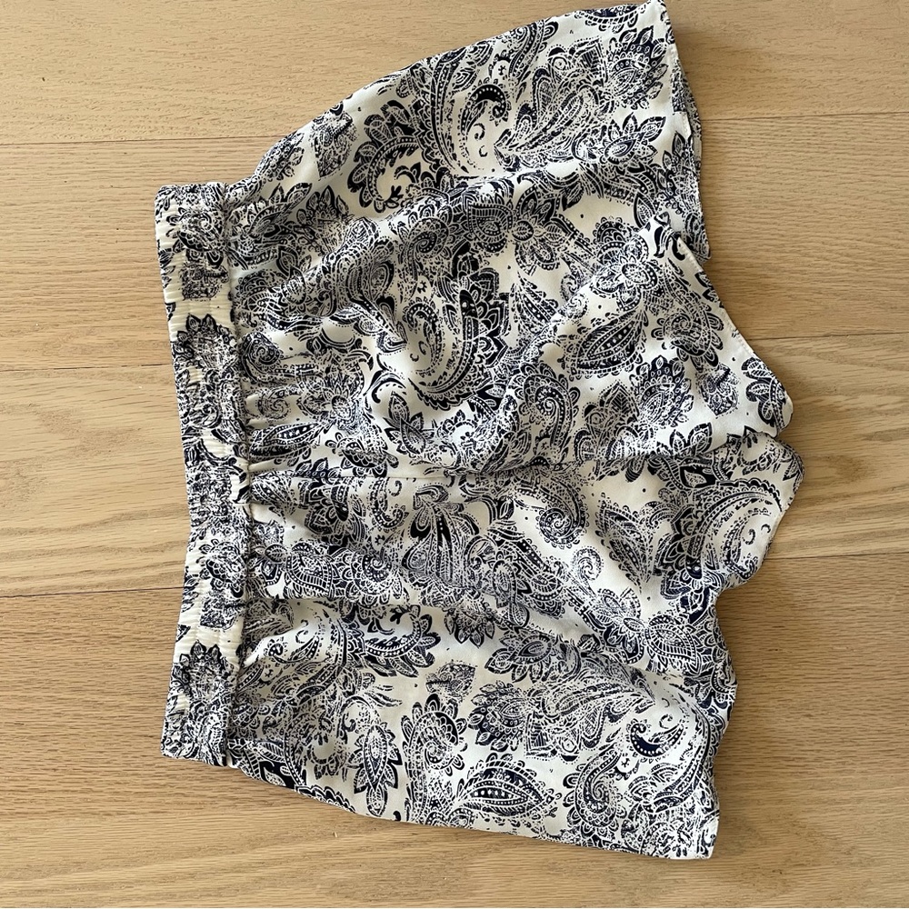 Patterned shorts - Picture 2 of 2